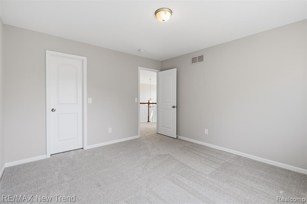 7301 VILLAGE PARK Drive, Independence, MI — Photo 37