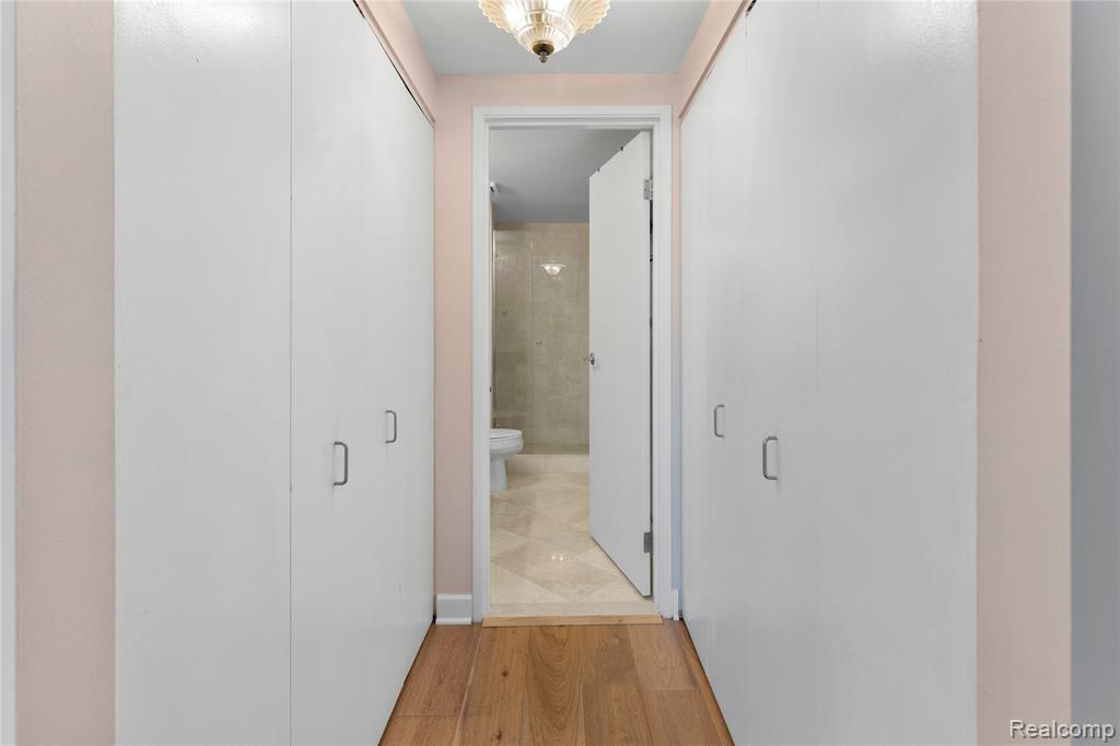 250 E HARBORTOWN DRIVE #1409, Detroit, MI 48207 — Photo 25