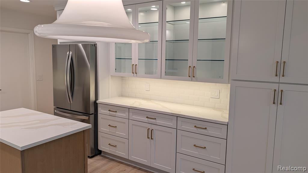 2014 Waldons Court S, West Bloomfield, MI — Photo 6