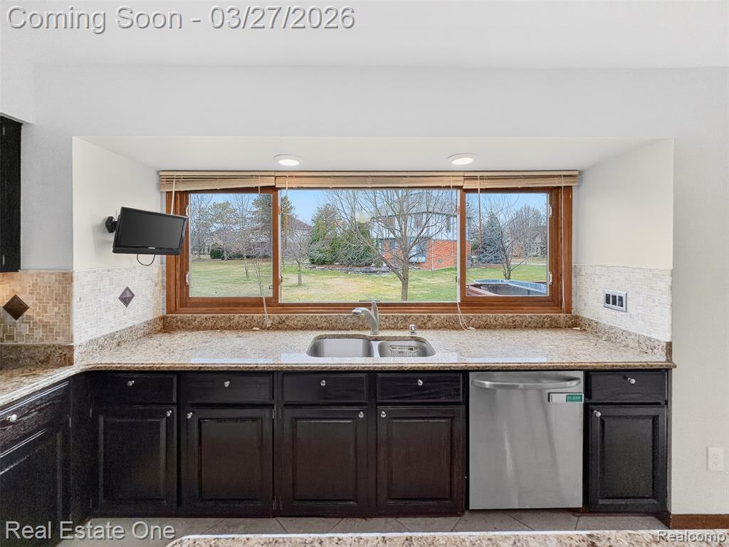 6621 Hill Top Drive, Troy, MI 48098 — Photo 45