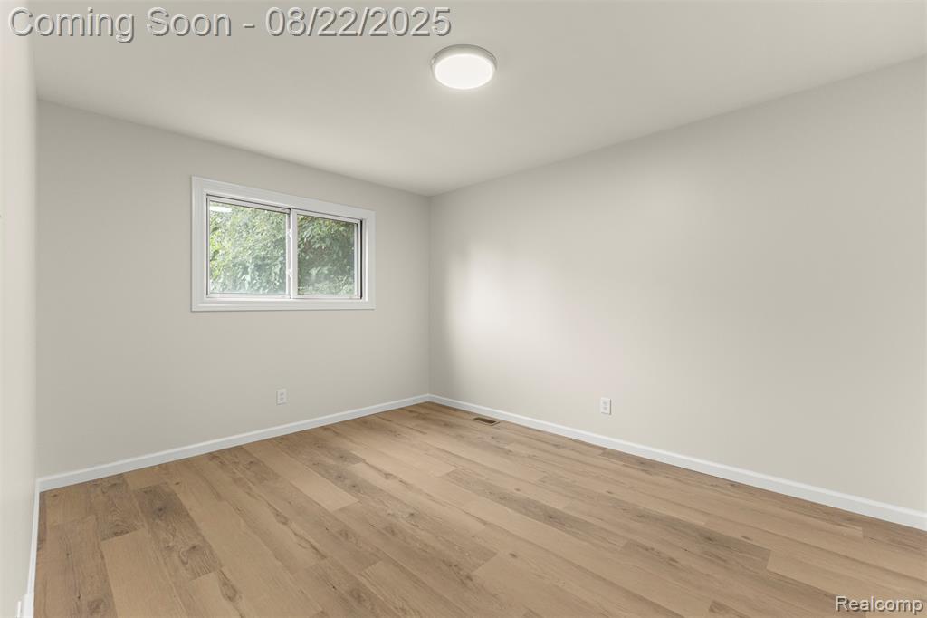 7001 Belton ST Street, Garden City, MI — Photo 18