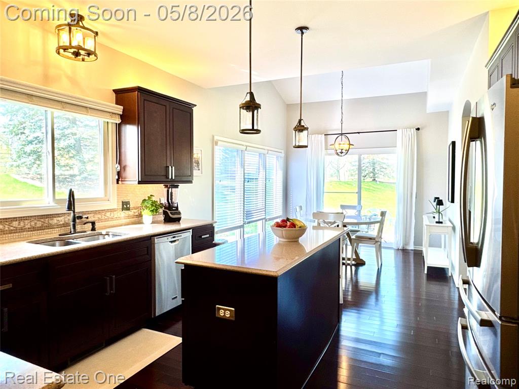 419 Roundview Drive, Rochester, MI 48307 — Photo 11