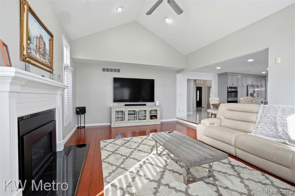 887 Grovecrest, Rochester Hills, MI 48307 — Photo 14