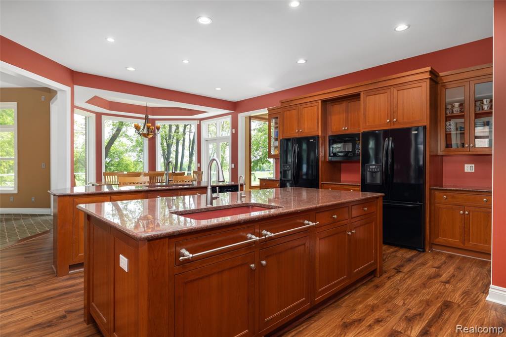 7432 Foxburg Court, Clarkston, MI 48348 — Photo 30