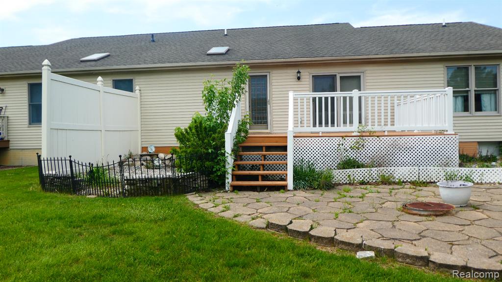 8051 Prestonwood Court, Flushing, MI 48433 — Photo 69