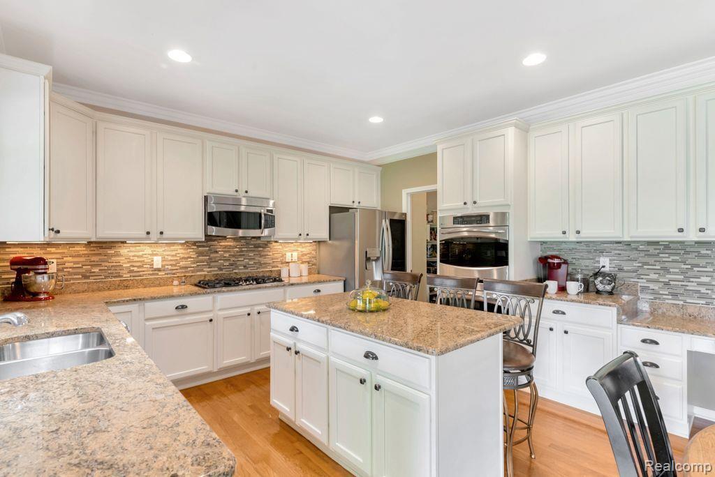 48956 RUNNING TROUT Lane, Northville, MI 48168 — Photo 13