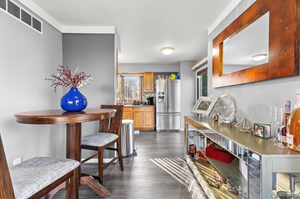 203 Lac Sainte Claire Drive, Saint Clair Shores, MI, 48082