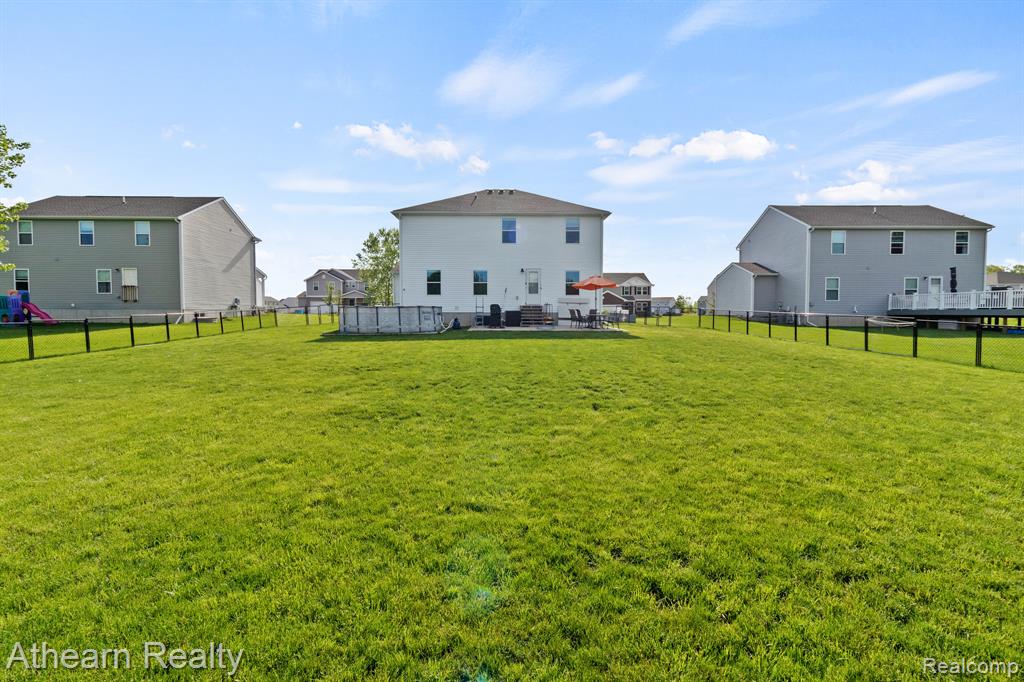 6102 Weyerbacher Drive, Swartz Creek, MI 48473 — Photo 5