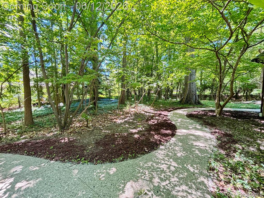 5684 Sussex Court, Troy, MI 48098 — Photo 42
