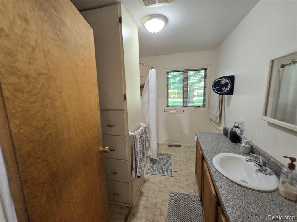 44611 Harris Road, Belleville, MI 48111 — Photo 19