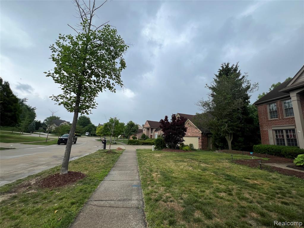 45475 Irvine Drive, Novi, MI — Photo 38