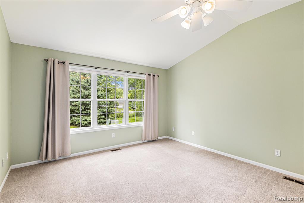 4759 New Haven Drive, Howell, MI 48843 — Photo 14