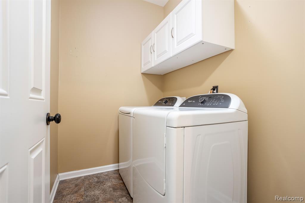 27086 MAXWELL, Novi, MI — Photo 13