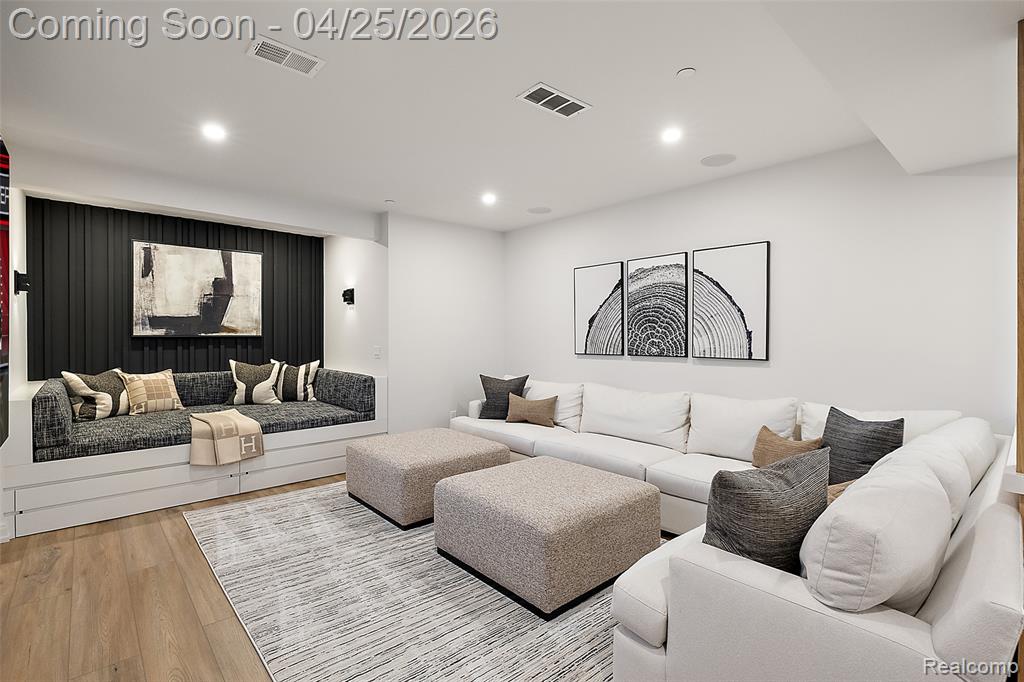 7487 Gramercy Circle, West Bloomfield, MI — Photo 20