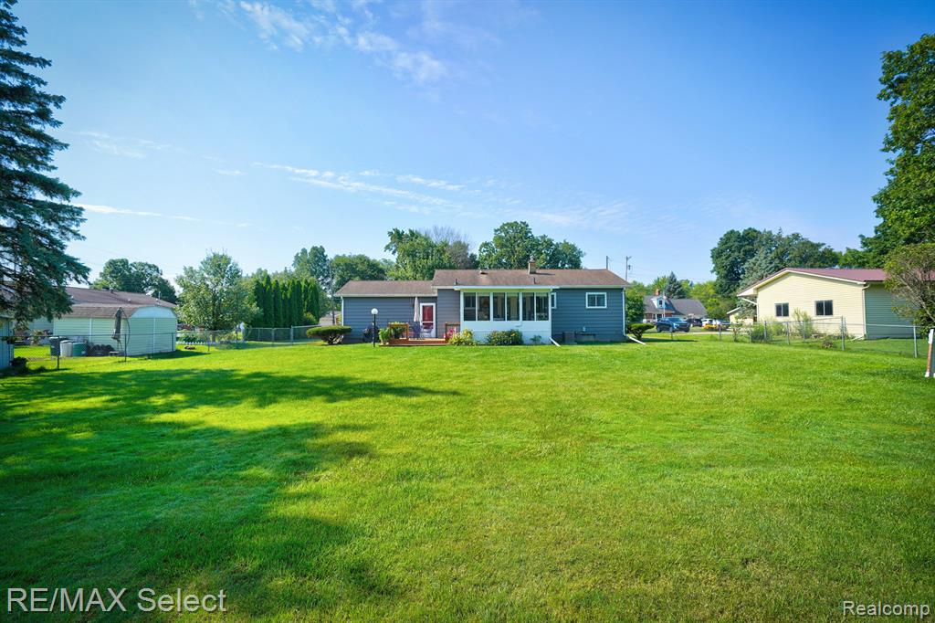 4085 Manner Drive, Flint, MI 48506 — Photo 8