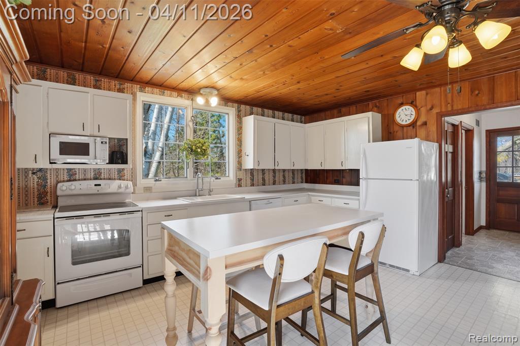 8520 Pontiac Trail, South Lyon, MI 48178 — Photo 6