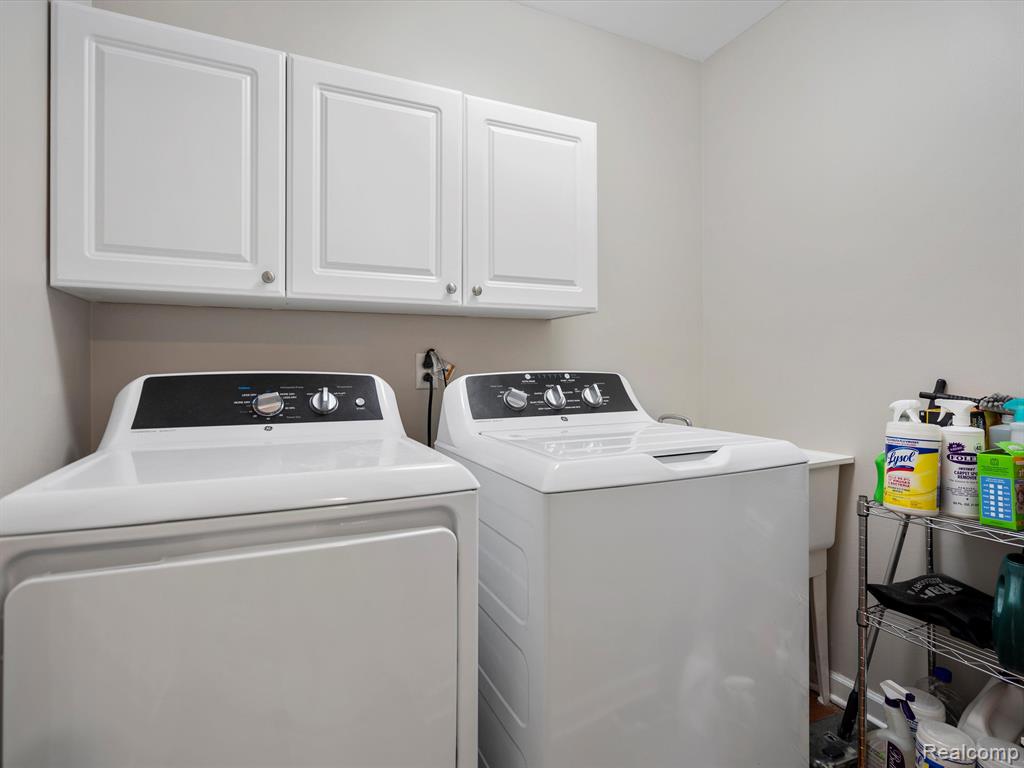 825 DARTFORD PLACE Drive, Rochester Hills, MI 48307 — Photo 19
