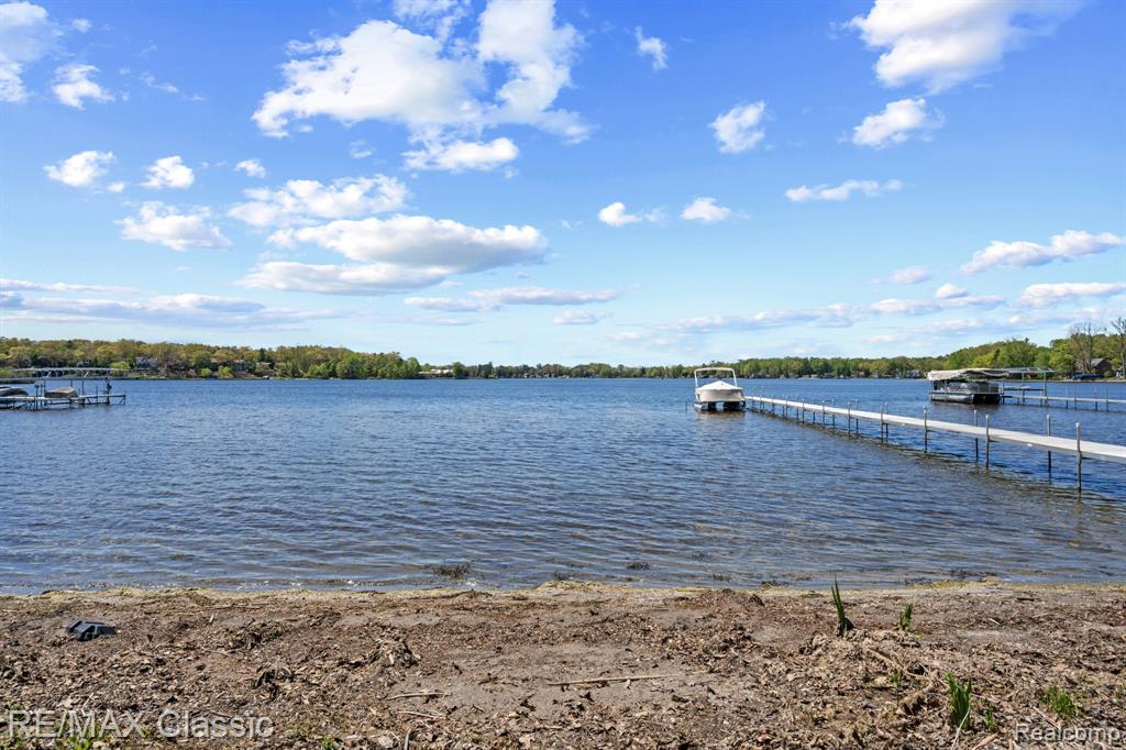 10584 Bob White Beach Boulevard, Whitmore Lake, MI 48189 — Photo 14