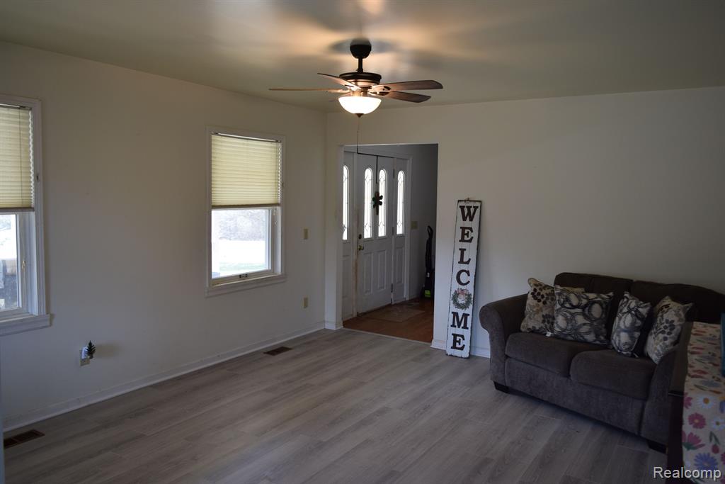 4440 N ELMS Road, Flushing, MI 48433 — Photo 3