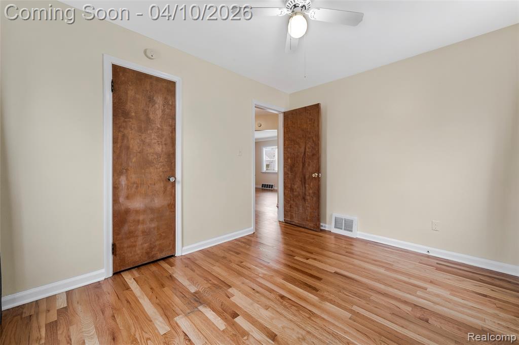 720 E Robert Avenue, Hazel Park, MI 48030 — Photo 18