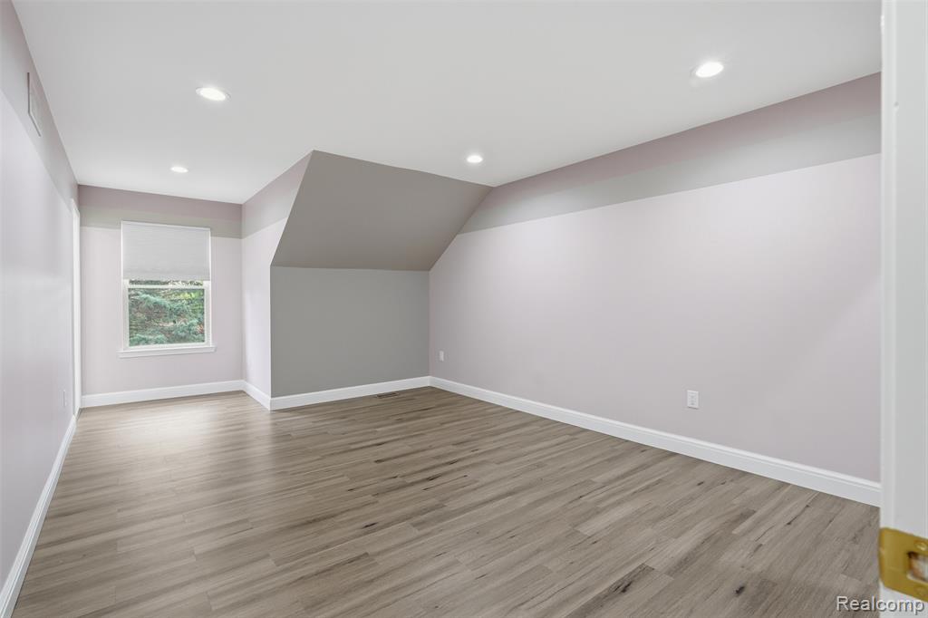 4212 April Lane, Sterling Heights, MI 48310 — Photo 25