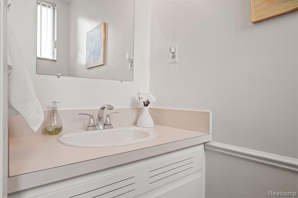 5889 ORCHARD BEND Road, Bloomfield Hills, MI 48301 — Photo 42