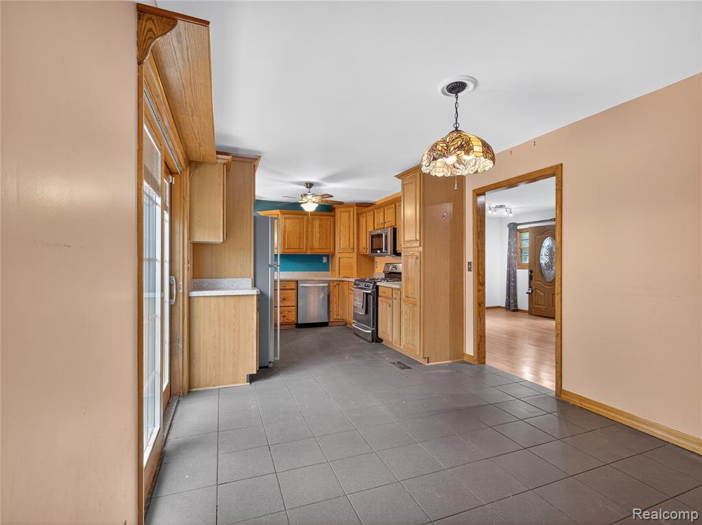 43801 Burtrig Road, Van Buren, MI 48111 — Photo 10