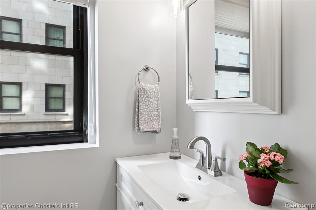 15 E Kirby Street, 311, Detroit, MI 48202 — Photo 4