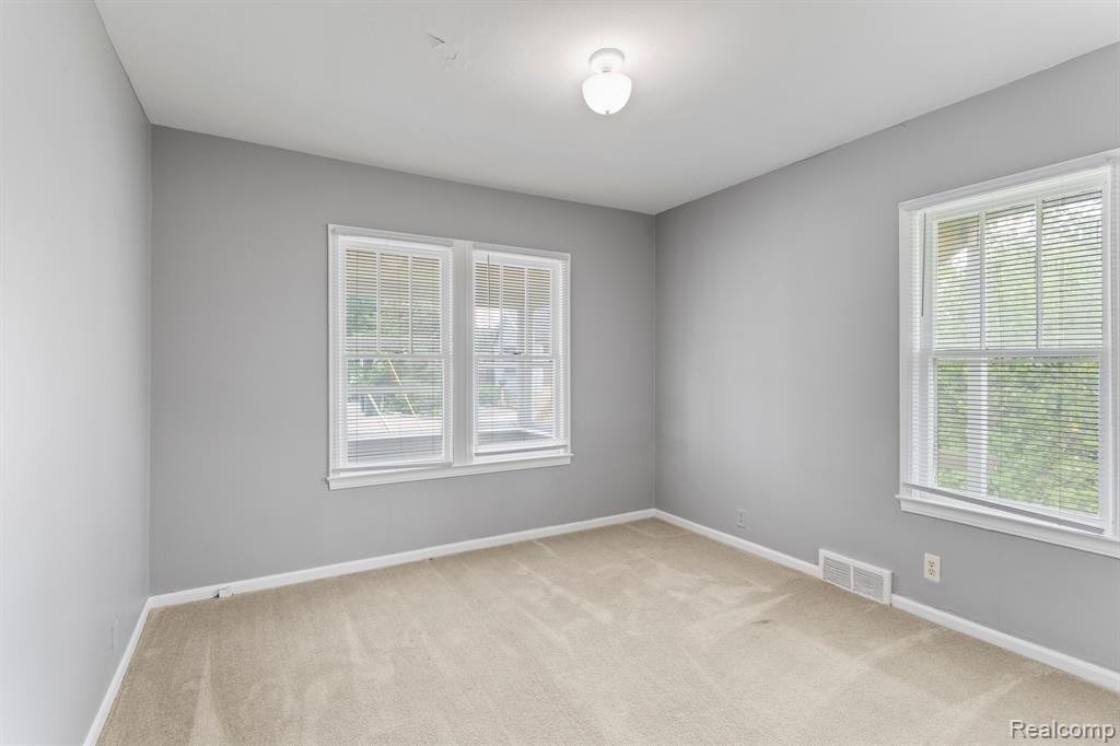 46 SMITH Court, Lake Orion, MI 48362 — Photo 22