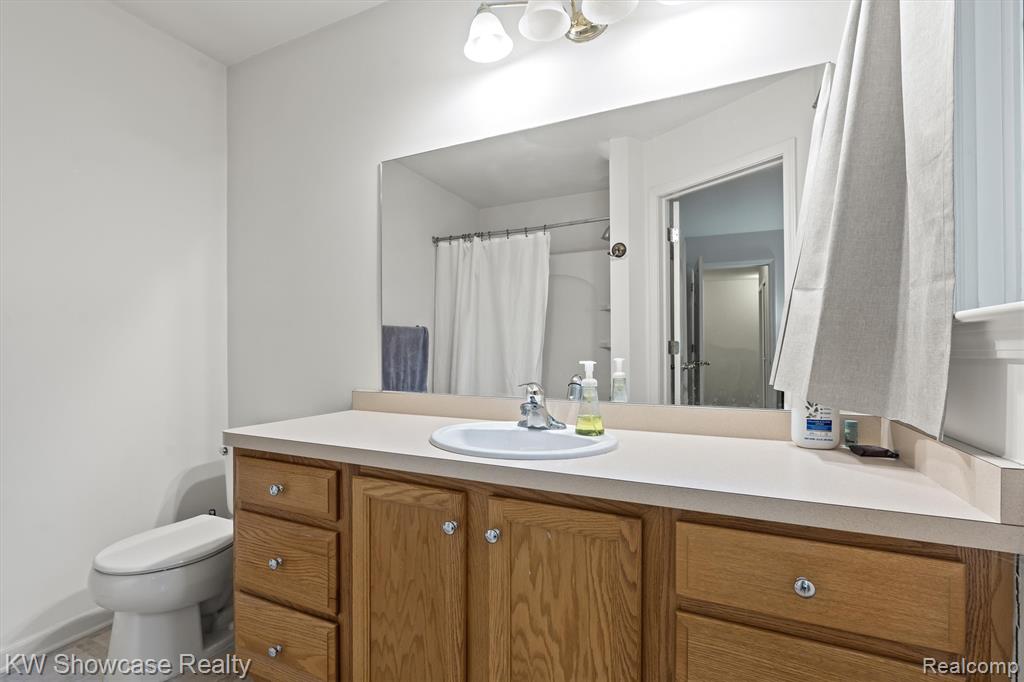 614 Napa Valley Drive, Milford, MI 48381 — Photo 18