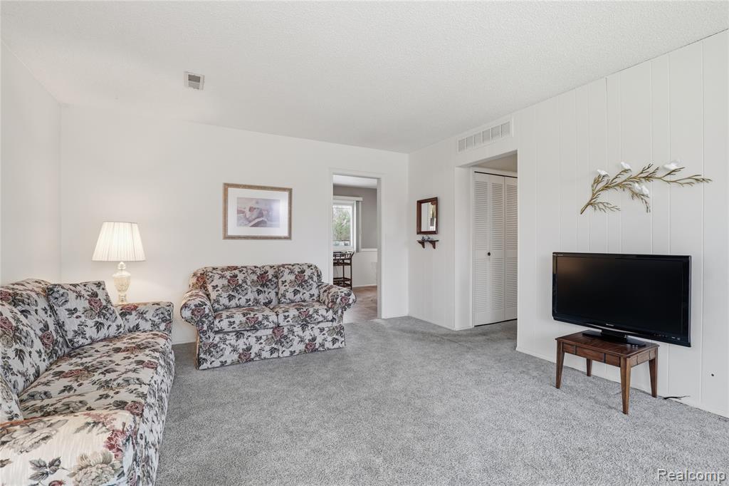 5221 Worchester Drive, Swartz Creek, MI 48473 — Photo 24