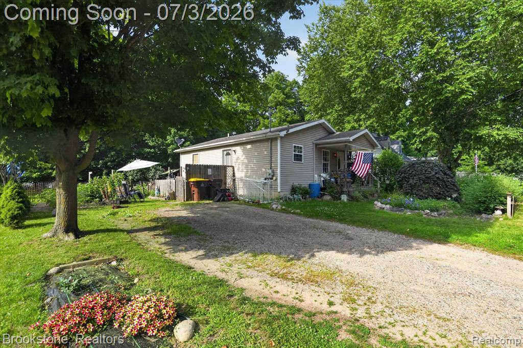 407 E Elizabeth Street, Eaton Rapids, MI 48827 — Photo 3