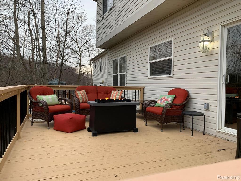 815 CALGARY Street, Auburn Hills, MI 48326 — Photo 39