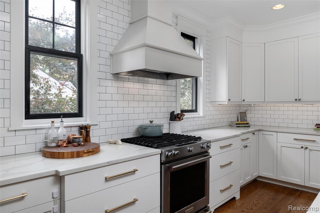 709 S Blair Avenue, Royal Oak, MI 48067 — Photo 8