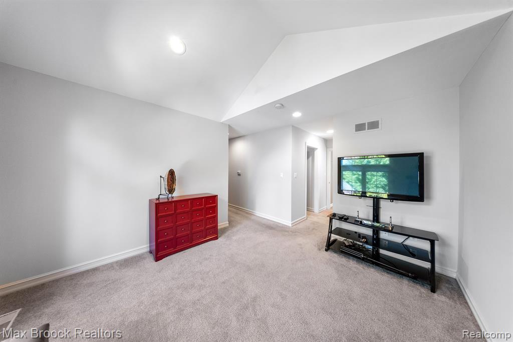 63334 TURNBERRY Way, Washington, MI 48095 — Photo 39