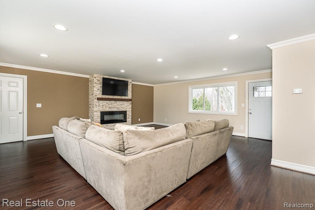50709 Mile End Drive, Shelby Twp, MI 48317 — Photo 17