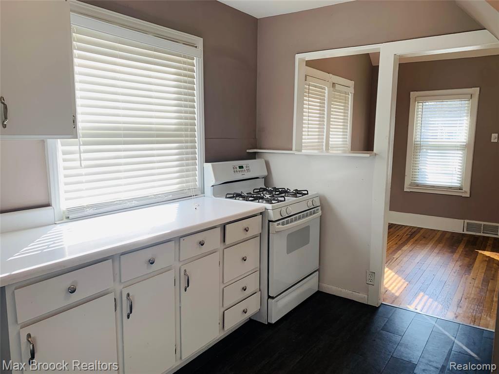 510 Stratford Road, Ferndale, MI 48220 — Photo 13