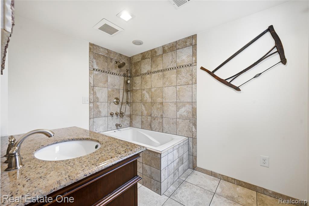 10428 King Road, Davisburg, MI 48350 — Photo 43