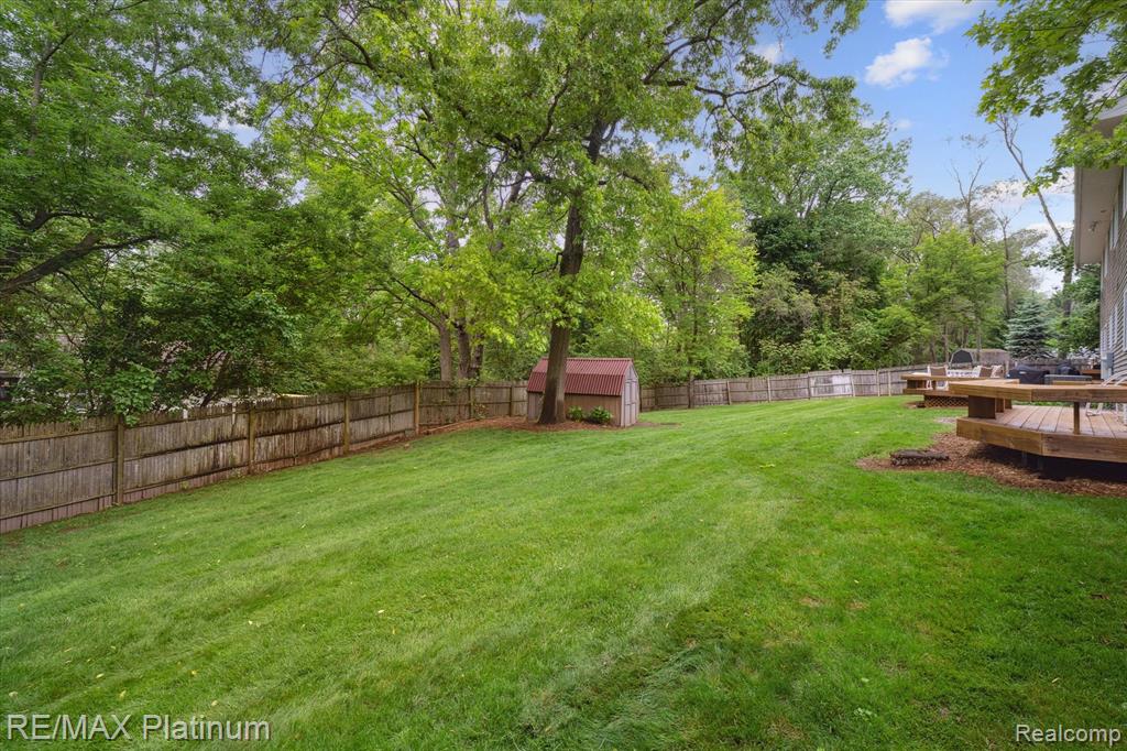 11520 WEIMAN Drive, Pinckney, MI 48169 — Photo 27