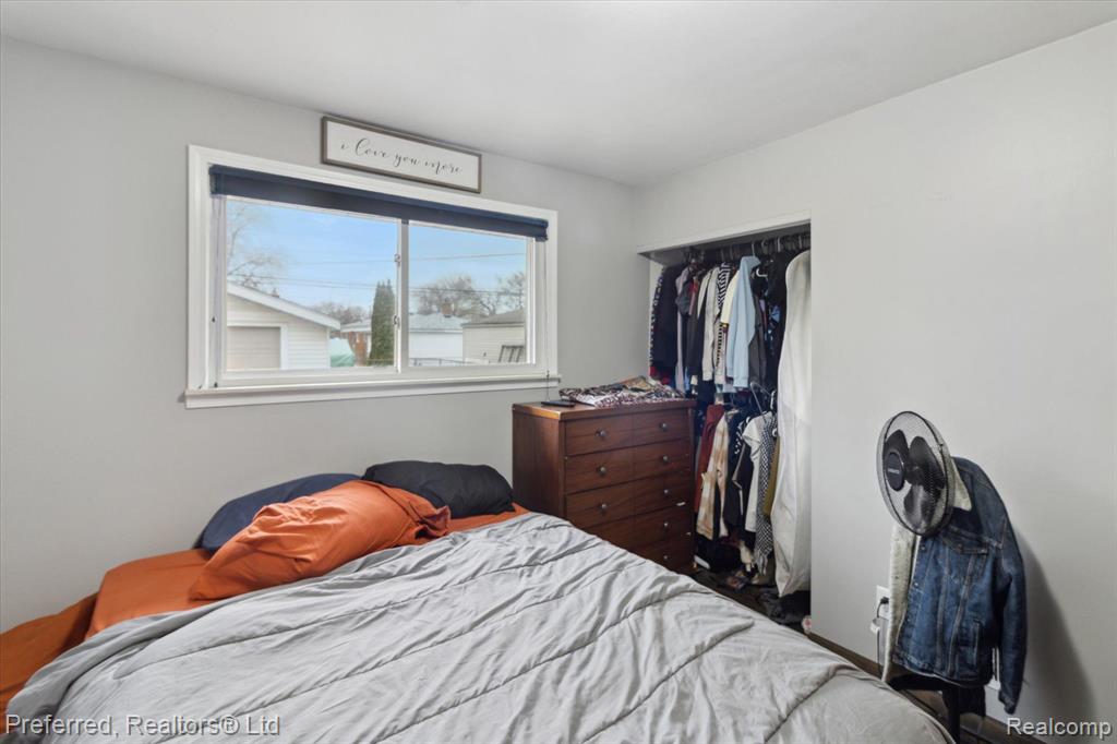 4154 CAMPBELL Street, Dearborn Heights, MI 48125 — Photo 16