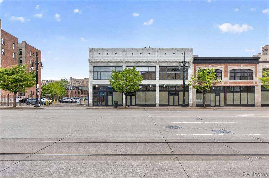 3139 Woodward Avenue - Photo 2