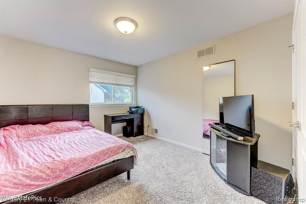 50784 SEVILLA Circle, Novi, MI — Photo 69
