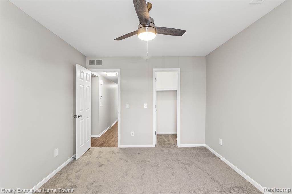 929 Country Club Drive, Saint Clair Shores, MI 48082 — Photo 10