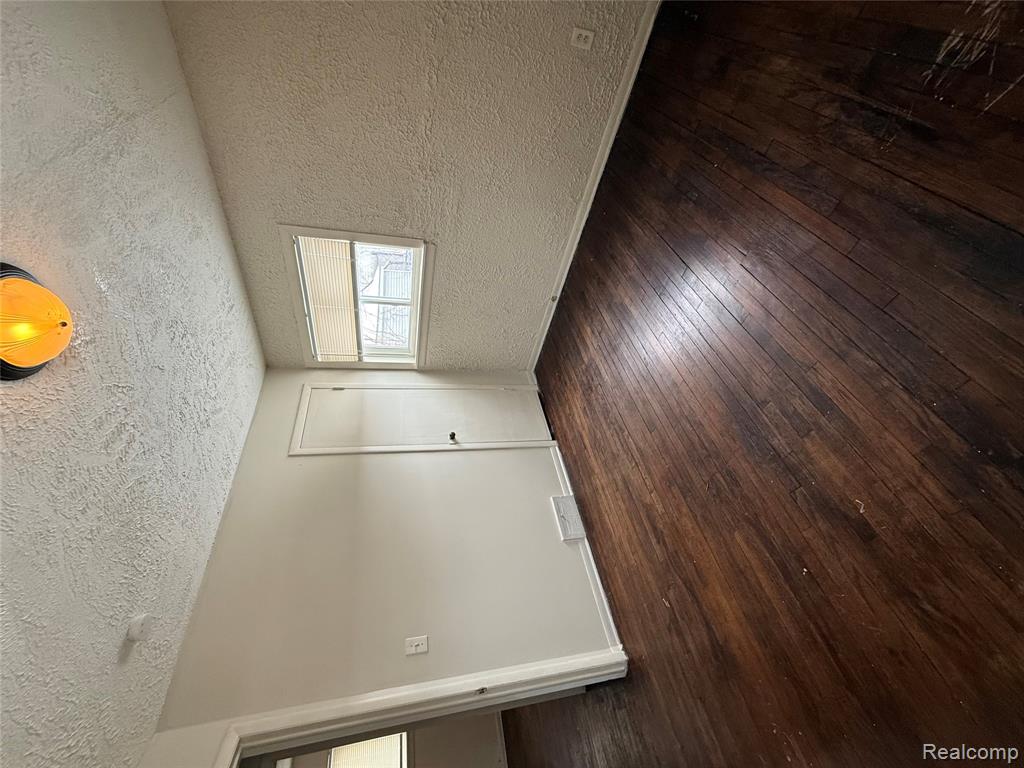 6865 Edgeton, Hamtramck, MI 48212 — Photo 5
