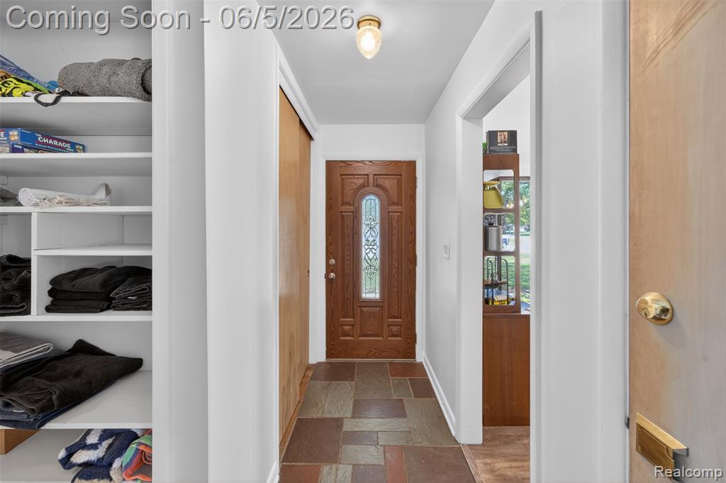 7174 Meadowvue Drive, Grand Blanc, MI 48439 — Photo 25