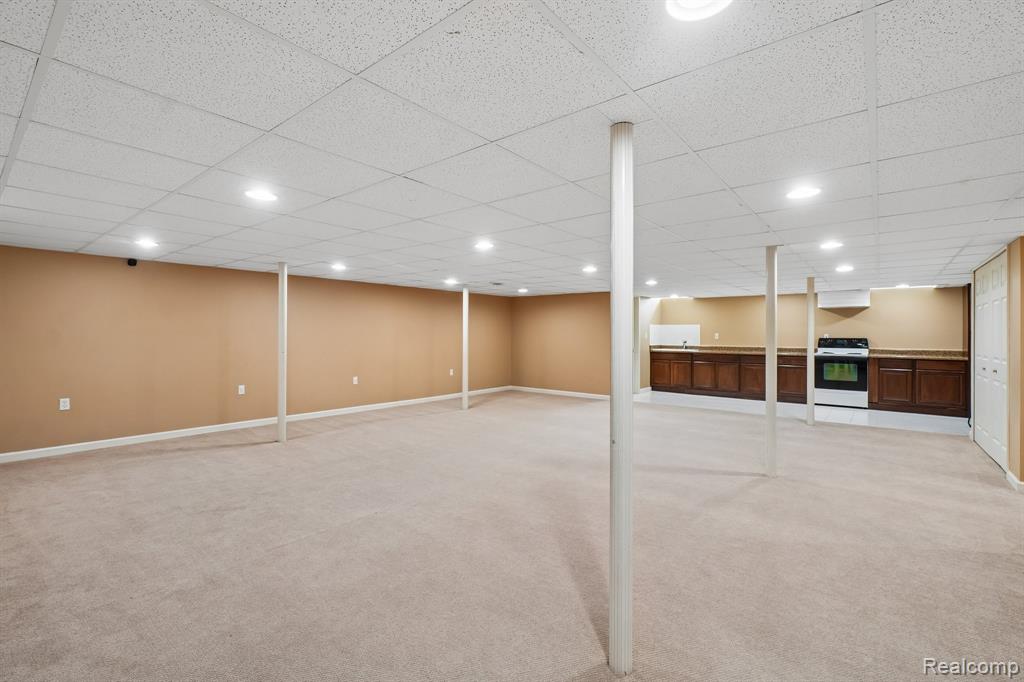 45896 Lathum Drive, Novi, MI — Photo 47