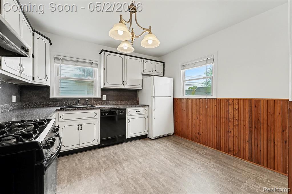 30729 Alger Street, Madison Heights, MI 48071 — Photo 11
