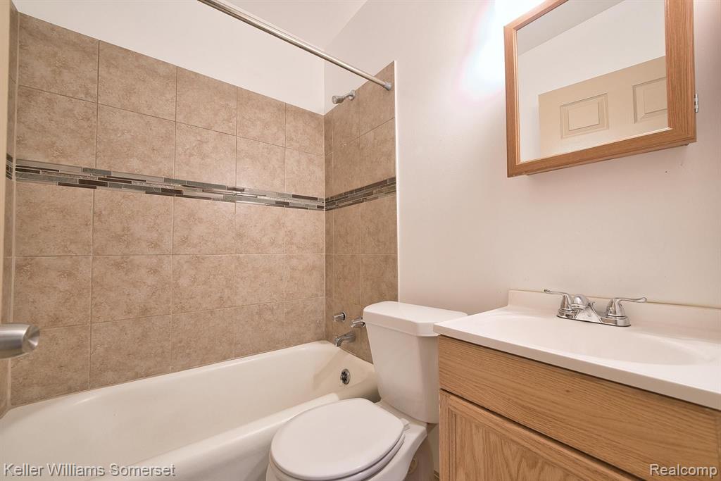 51 SPOKANE Drive, Pontiac, MI 48341 — Photo 44