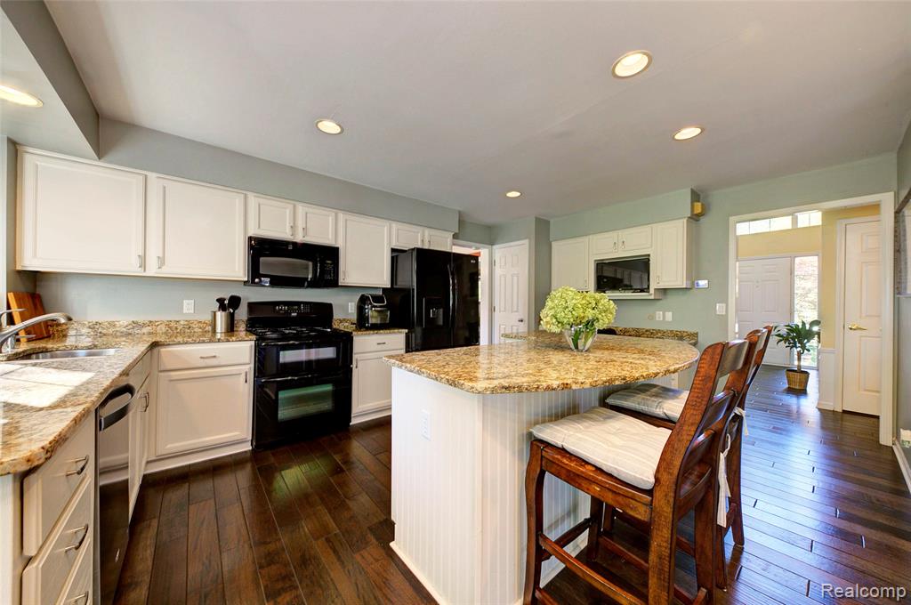 702 Westhills Drive, South Lyon, MI 48178 — Photo 30