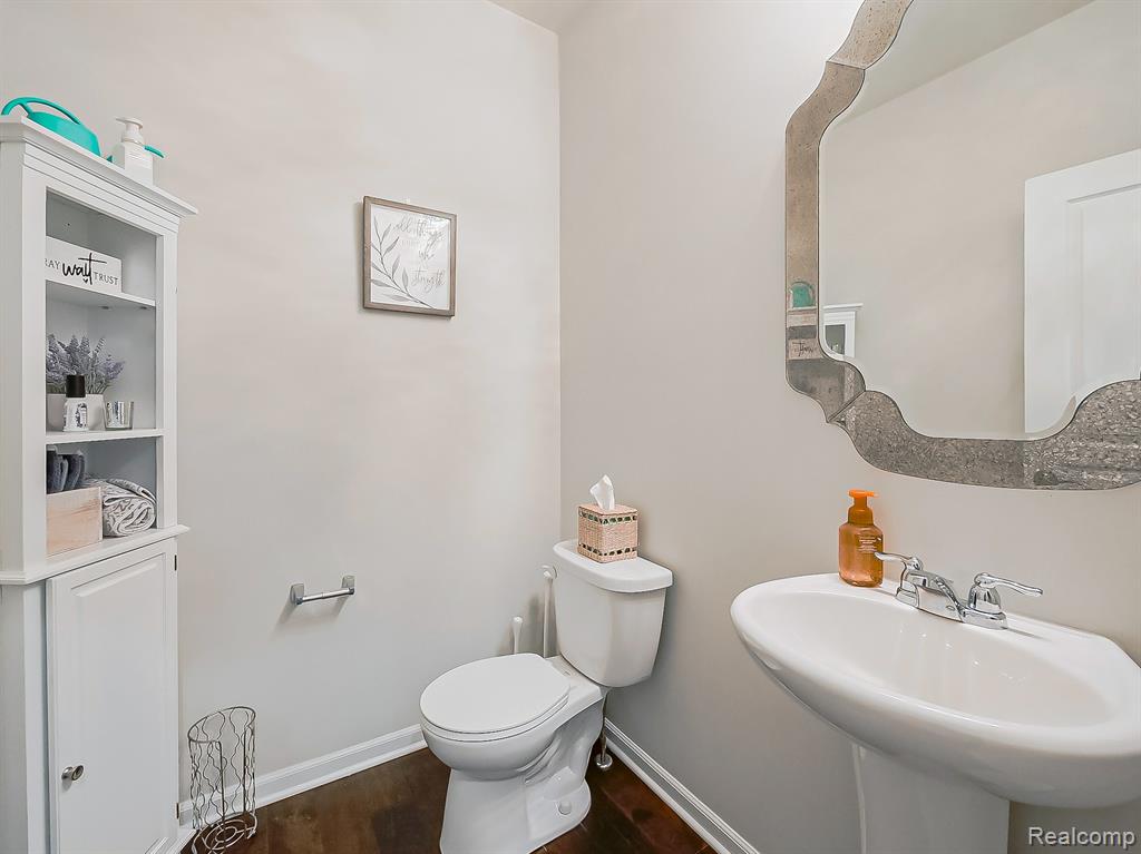 24503 Scenic Drive, South Lyon, MI 48178 — Photo 23